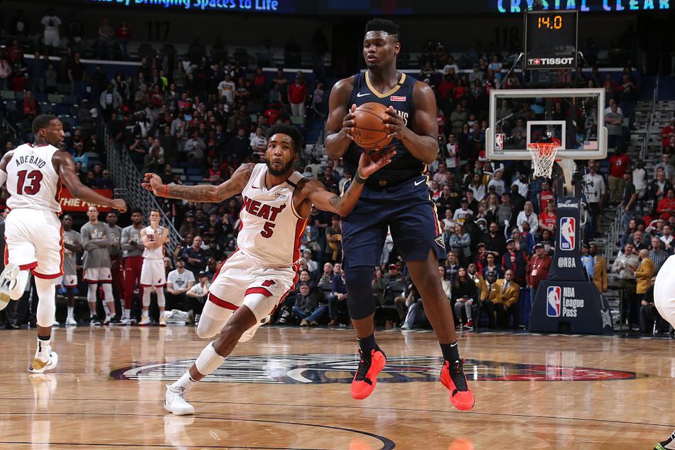 直播吧11月20日訊 NBA常規賽，鵜鶘118-125不敵掘金。本場(chǎng)比賽，鵜鶘新秀奎因表現出色，面對約基奇毫不怯場(chǎng)，刷新生涯得分新高，在30分鐘的時(shí)間里，投籃18中12，三分球2中1，罰球8中5，砍下