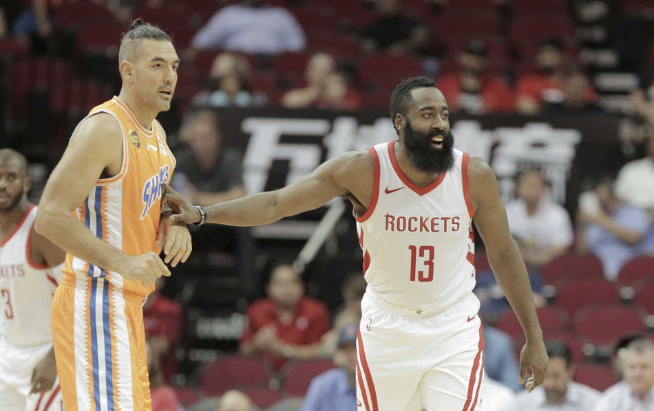 羅馬諾：科莫接近和巴薩達成協(xié)議，租借20歲左后衛瓦萊