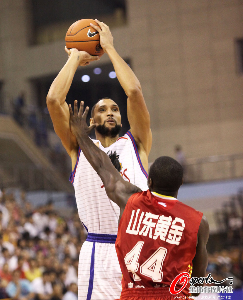 博主：19歲青訓小將塞庫·科內預計今晚將入選曼聯(lián)大名單