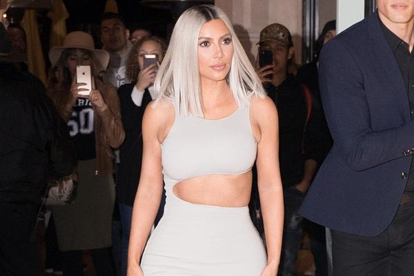 直播吧1月8日訊 NBA常規賽，老鷹117-100戰勝鵜鶘。賽后，杰倫·約翰遜談到特雷·楊的交易：“不管別人怎么說(shuō)，他總是很關(guān)心隊友。他總是盡力讓身邊的人變得更好?！北緢?chǎng)比賽，杰倫·約翰遜出場(chǎng)35分鐘