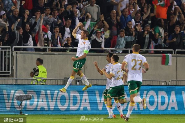 [流言板]雷迪克：球隊今晚看起來(lái)有點(diǎn)累，錯失了很多上籃的機會(huì )