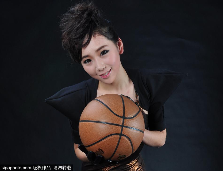 騰訊虛幻5《湮滅之潮》新實(shí)機 美女主角BOSS戰超燃