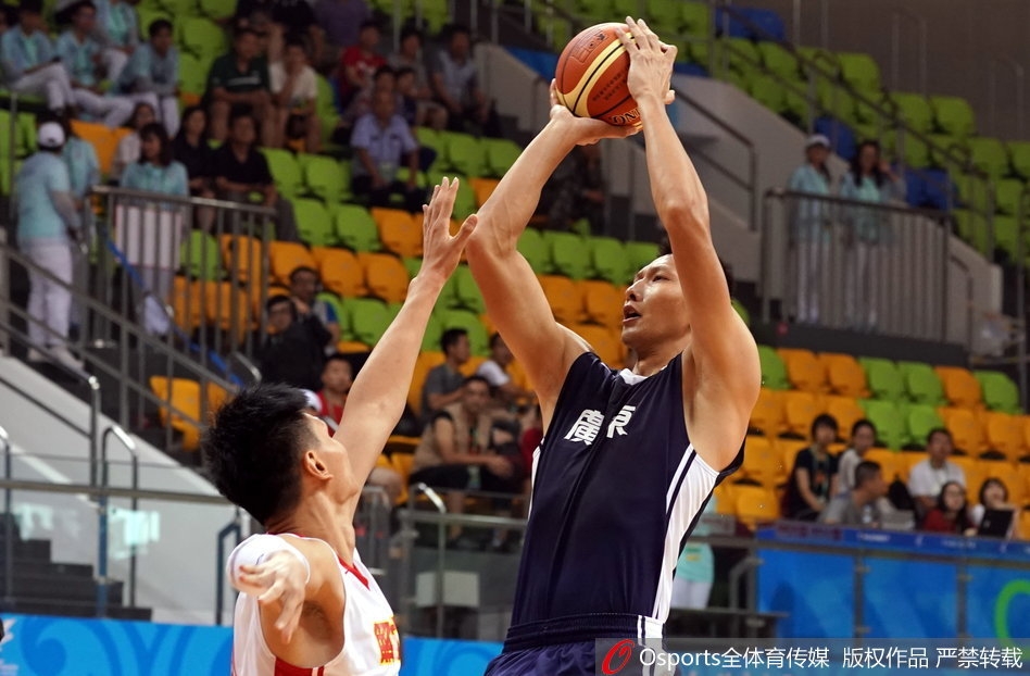 卡洛斯：梅/羅？我會(huì )稍微偏向C羅一點(diǎn)，但他們都是非常頂級的球員