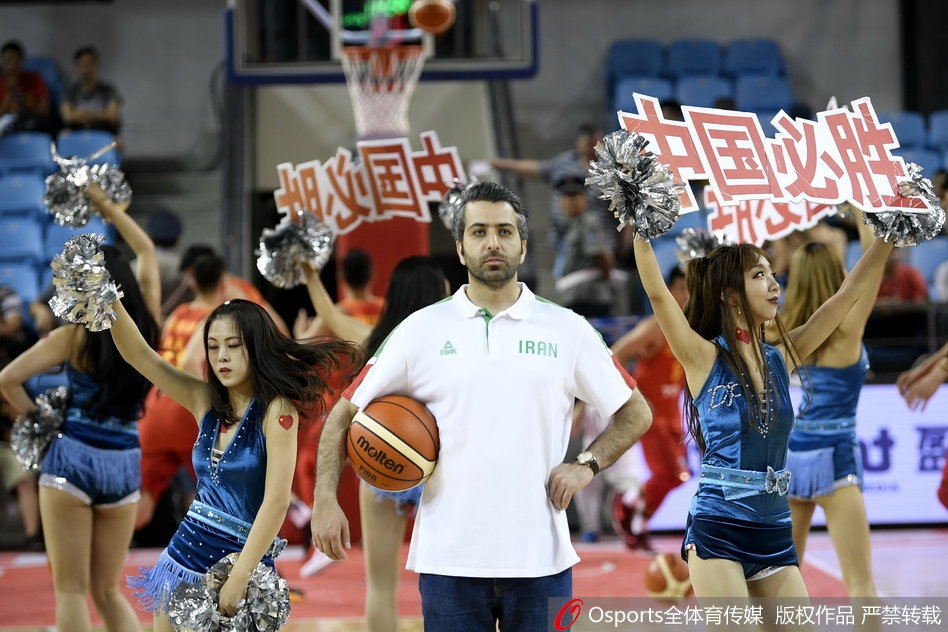 西蒙尼：格列茲曼是馬競的領(lǐng)袖和傳奇，他進(jìn)球時(shí)我手指天空