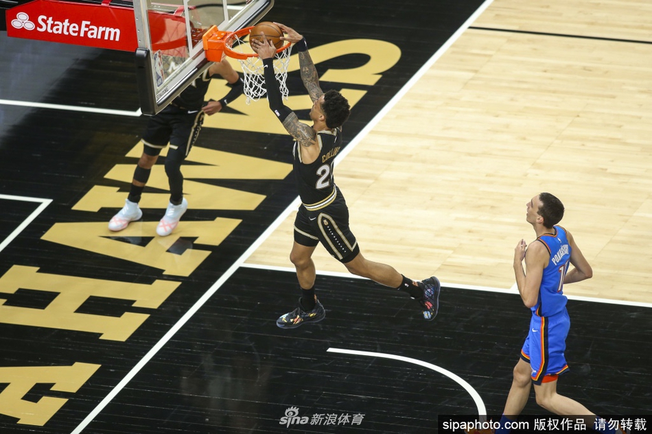 直播吧9月30日訊 開(kāi)拓者媒體日，回歸球隊的利拉德接受采訪(fǎng)，談到新秀楊瀚森?！拔矣X(jué)得他真的很會(huì )打球，”利拉德說(shuō)，“首先讓我印象深刻的是他的比賽感覺(jué)，他知道如何傳球讓隊友獲得高質(zhì)量的投籃，他的對抗也很好