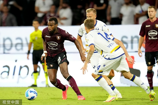 絕妙戰術(shù)！ “維金斯扣籃絕殺”詞條一度來(lái)到熱搜第5位