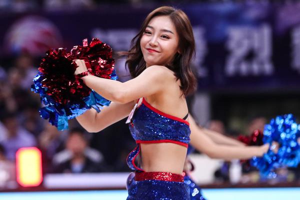 帕金斯：鮑威爾本賽季打出全明星表現是我萬(wàn)萬(wàn)沒(méi)想到的！