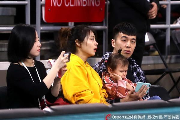 查洛巴：對陣小蜜蜂是一場(chǎng)硬仗，還不會(huì )想對陣拜仁而是專(zhuān)注眼下