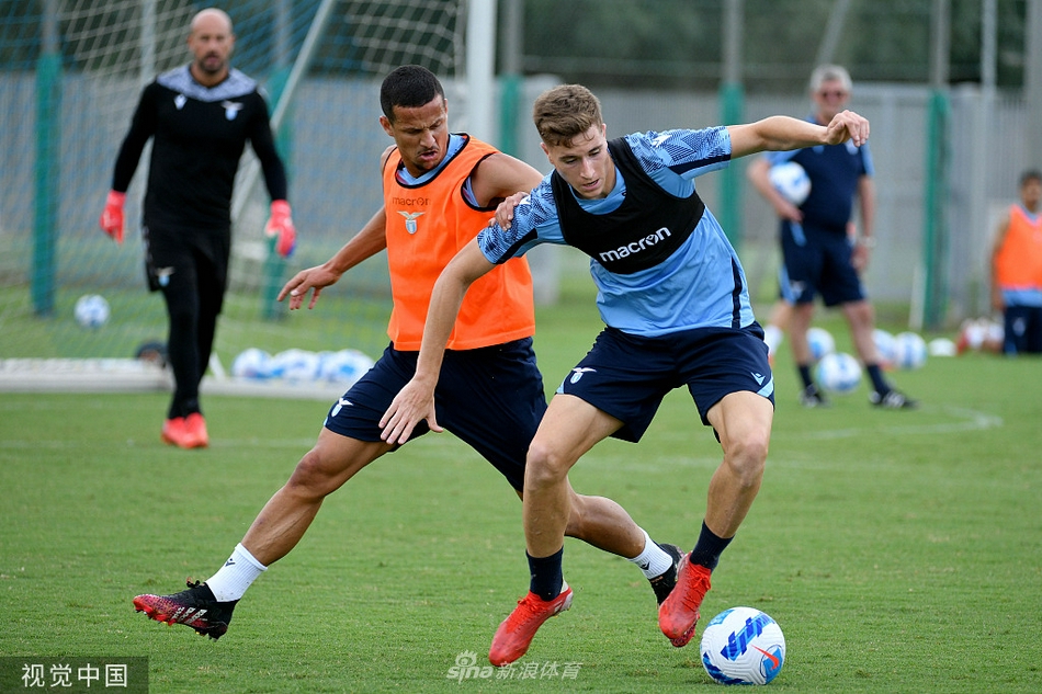 此前報價(jià)6750萬(wàn)被拒記者：拜仁準備8000萬(wàn)再次報價(jià)28歲迪亞斯