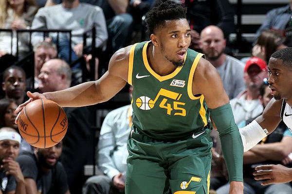 埃澤本賽季英超直接參與5個(gè)進(jìn)球，與賴(lài)斯、特羅薩德并列隊內最多