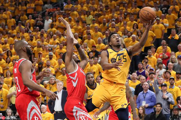 TA：曼聯(lián)只考慮永久出售安東尼，夏窗最后一周將主要專(zhuān)注賣(mài)人