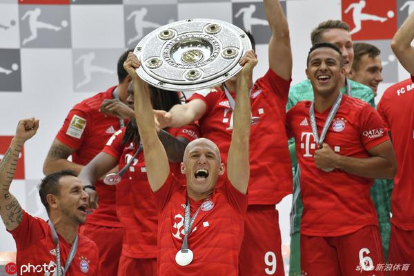 波羅本場(chǎng)數據：2次錯失進(jìn)球機會(huì )，15次丟失球權，評分6.9