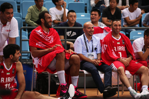 隊記：默里有過(guò)度運球的傾向，而隊友只能站在一旁干瞪眼