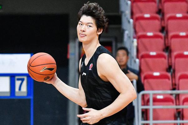 pocketpair公司為怪物馴養生存游戲《幻獸帕魯》推出了v0.6.8版本更新，為游戲注入了萬(wàn)圣節慶典元素。此次季節性更新的亮點(diǎn)是全新的萬(wàn)圣節特別任務(wù)，完成即可獲得主角佐伊的萬(wàn)圣節限定裝扮與「博愛(ài)蜥