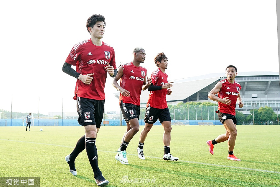 【直播信號】【開(kāi)賽時(shí)間】2025年1月18日(星期六) 23:00【賽事分類(lèi)】英超直播 【對陣雙方】萊斯特VS富勒姆【球隊別名】萊斯特 別名 萊斯特城,萊切斯特城,【錄像集錦】NBA錄像 足球錄像【觀(guān)