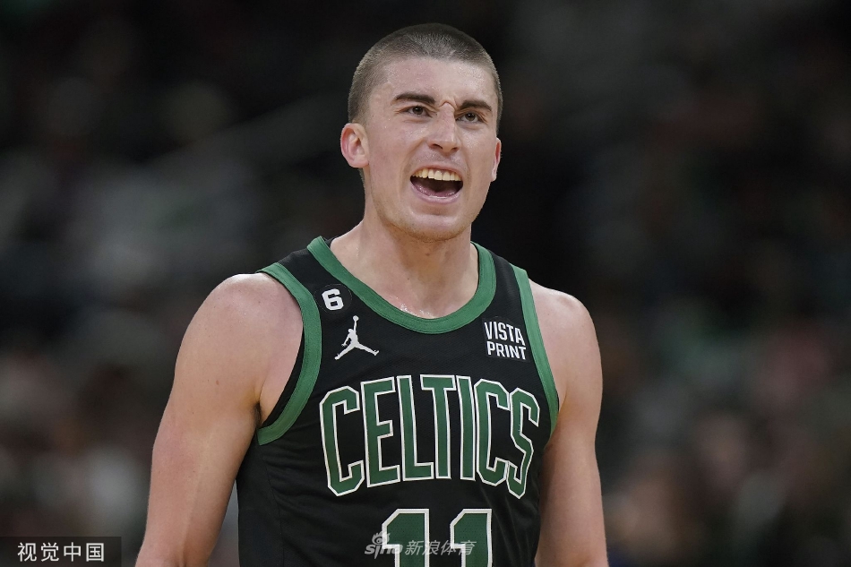 訪(fǎng)校第一站！郇斯楠曬出參觀(guān)普渡大學(xué)的照片：普渡大學(xué)男籃加油？