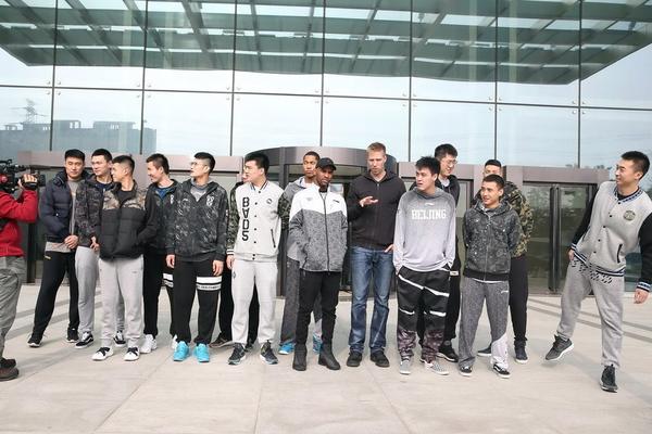 分差20+打起來(lái)了！阿爾瓦拉多&杰克遜糾纏抱摔 還用上了地面技巧