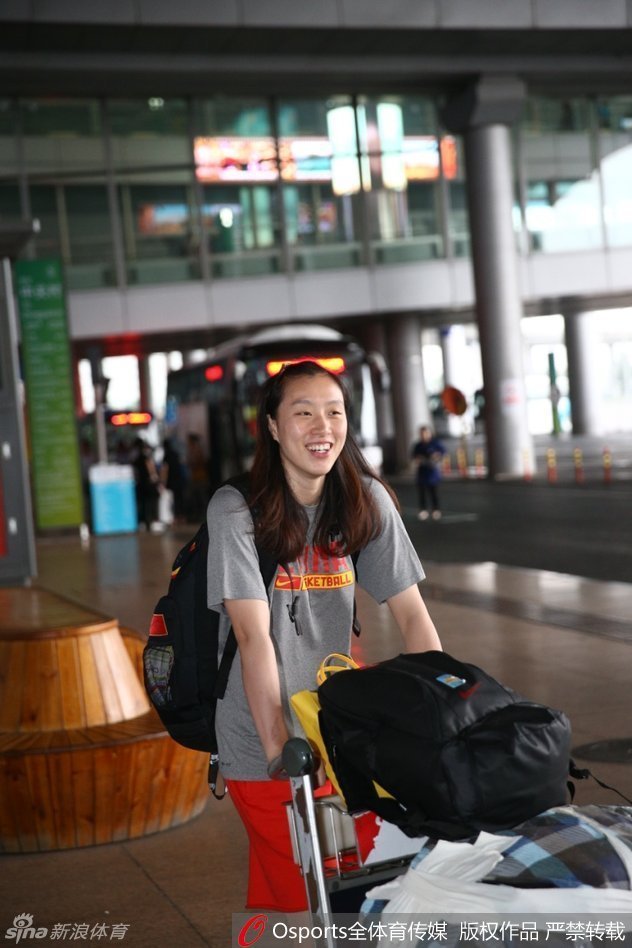 西班牙女足新一期名單：邦馬蒂、普特拉斯領(lǐng)銜，埃爾莫索回歸