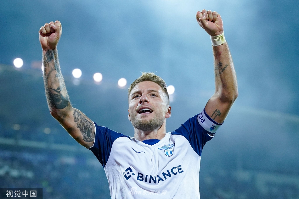 【24直播網(wǎng) 戰報】北京時(shí)間1月10日CBA常規賽第29輪，江蘇德比大戰中，主場(chǎng)作戰的南京同曦頭排蘇酒以101-97擊敗江蘇肯帝亞。泰&middot;利夫22分20籃板5助攻，詹姆斯&middot;湯