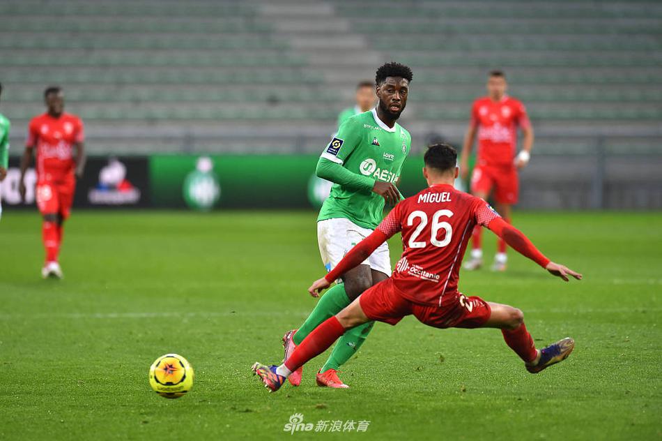 難掩喜悅！弗蘭克、羅梅羅返回球員通道，前者顯得更加激動(dòng)