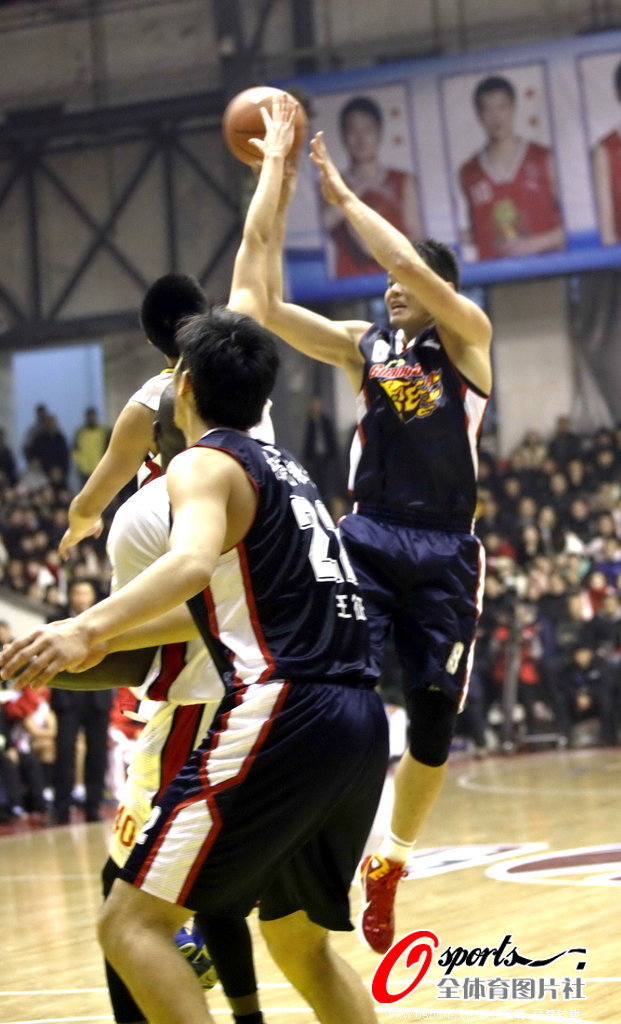 墨菲：今早我來(lái)體檢球館里已經(jīng)有運球聲 普爾早就開(kāi)始訓練了