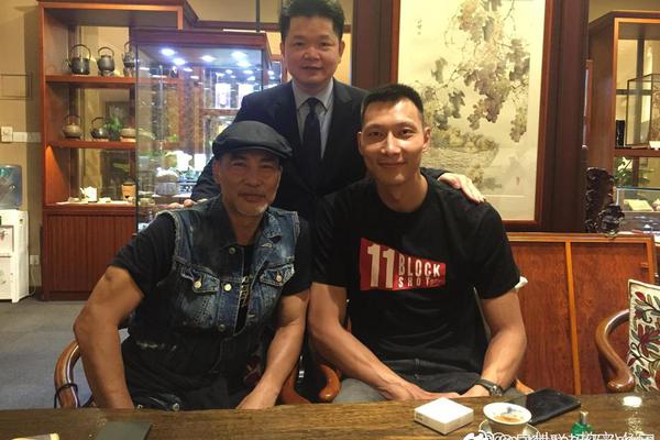 利物浦落后！鐮田大地挑傳策動(dòng)，戈麥斯解圍不遠，薩爾抽射破門(mén)