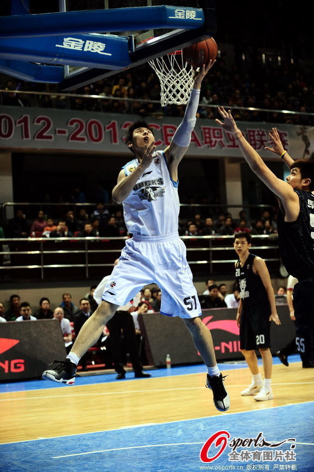 浪費良機！B費長(cháng)傳，達洛特單刀機會(huì )射門(mén)被撲