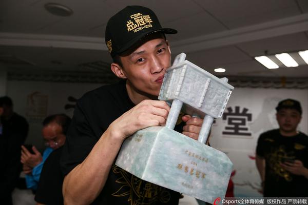 你又是奇兵！萊爾斯9中5&三分6中3貢獻14分4板 正負值+31冠絕全場(chǎng)