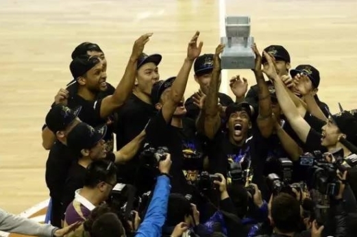 葡媒：曼聯(lián)主帥阿莫林有意簽下葡體后衛馬克西·阿勞霍