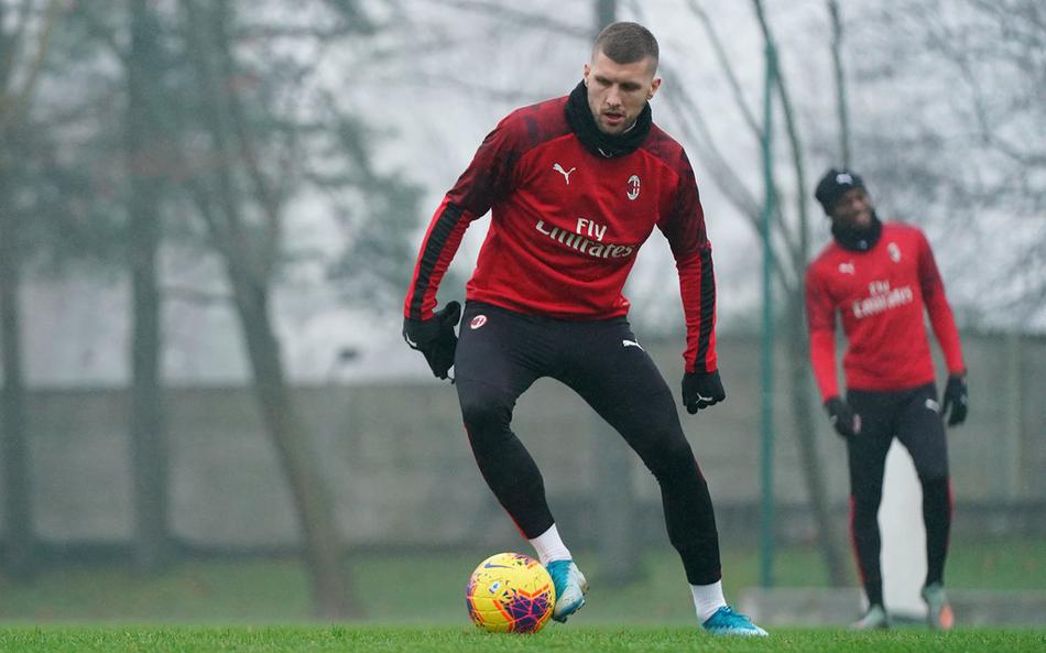 [流言板]發(fā)揮出色！庫里上半場(chǎng)12投7中，砍下20分4籃板2蓋帽