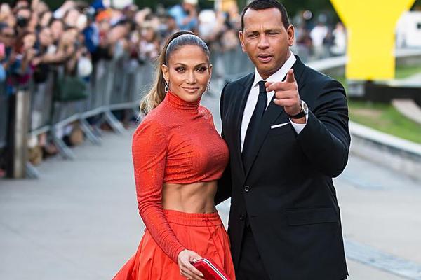 九游手游網(wǎng) 2026年01月02日:在《燕云十六聲》的江湖奇術(shù)體系中，韋陀正法憑借極具沖擊力的視覺(jué)特效與高額范圍傷害，成為無(wú)數玩家的核心輸出選擇。其酷似“如來(lái)神掌”的高空形態(tài)不僅觀(guān)賞性拉滿(mǎn)，實(shí)戰中更是