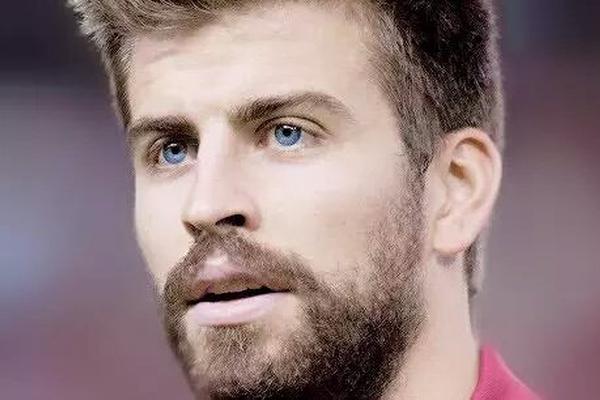 18歲341天，貝里瓦爾是自貝爾之后聯(lián)賽杯破門(mén)最年輕熱刺球員