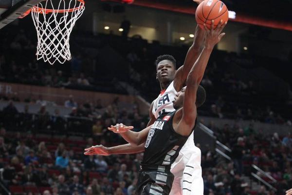 導讀：最近很多玩家都在關(guān)注魔晶獵人之熱血出擊這款手游，想知道具體的公測時(shí)間，魔晶獵人之熱血出擊會(huì )經(jīng)過(guò)封測、刪檔內測、不刪檔測試到最終的公測等幾個(gè)測試階段，才會(huì )正式上線(xiàn)魔晶獵人之熱血出擊安卓或iOS版本