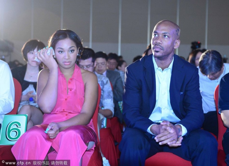 硬解！小波特晃飛泰森后命中跳投，隨后再單打斯特勞瑟得手