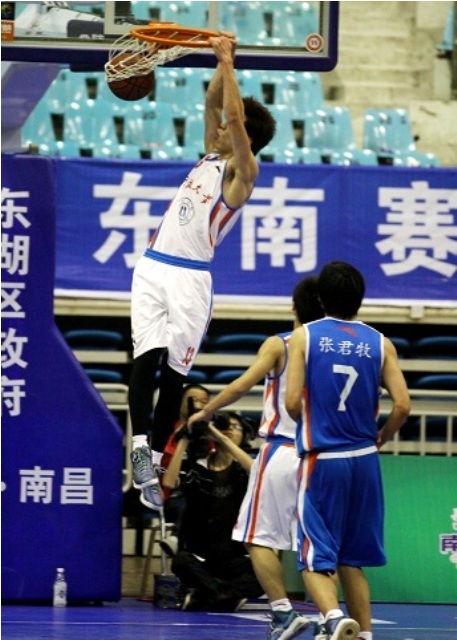 不會(huì )4打3！KD被包夾火箭打誰(shuí)都是55開(kāi) 威少&施羅德詮釋籃球不說(shuō)謊