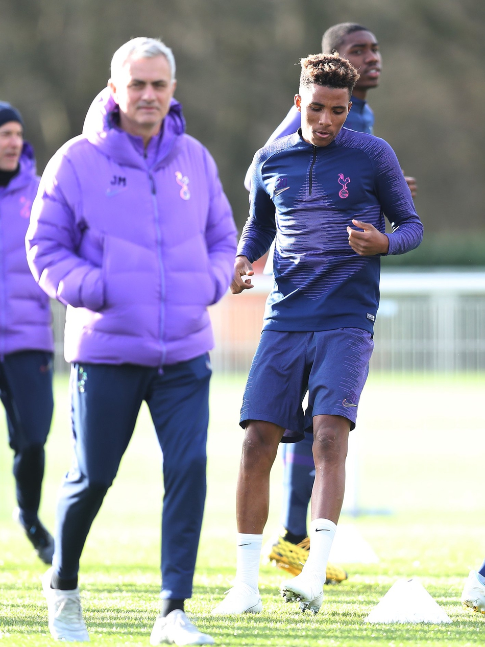 幾個(gè)首輪？名記：湖人與鵜鶘談過(guò)赫伯特·瓊斯 鵜鶘要價(jià)仍然很高