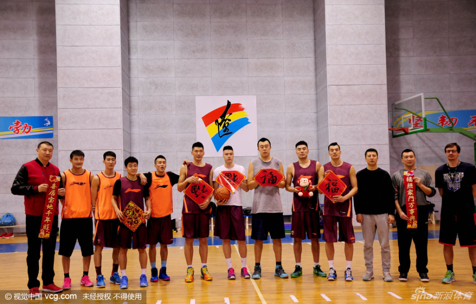 擋不??！??萊萬(wàn)替補梅開(kāi)二度，伯納爾復出即送助攻