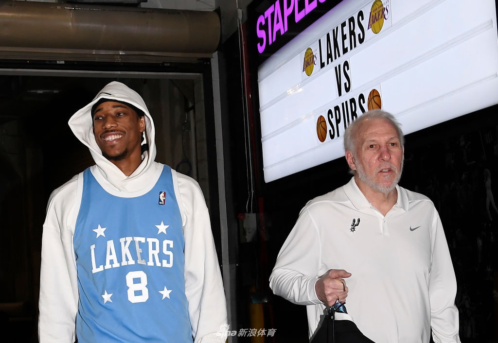 在卡厄思夢(mèng)境中有一位人氣超高的角色，她就是英雄卡莉佩，也就是咱們熟悉的“熊妹”！從外號上就能看出她屬于那種能打能抗的，妥妥的頂級前排。不僅在新手期就已經(jīng)是神級角色之一了，甚至到了中后期也依舊可以發(fā)揮出