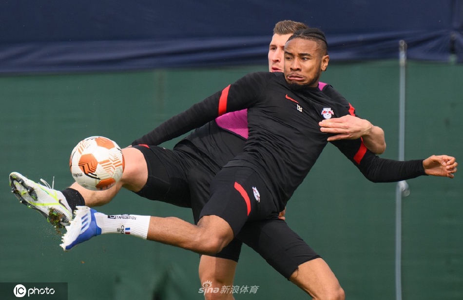 好久沒(méi)這么輕松了！錫安替補23分鐘怒砍29分7板 內線(xiàn)沖擊力十足