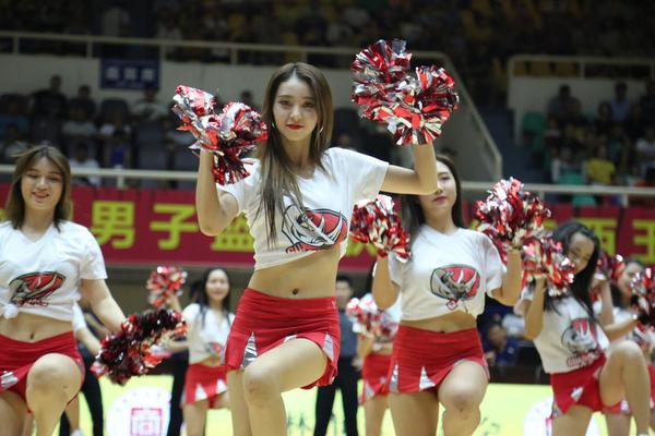 孫繼海:亞馬爾16歲打歐洲杯還學(xué)習是噱頭 初二前踢球學(xué)習不是2選1