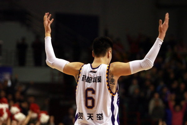 [流言板]庫里社交媒體曬圖，深情表白妻子并祝其生日快樂(lè )