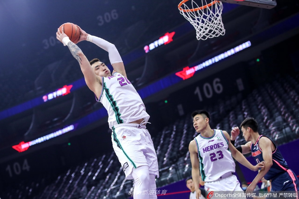 沒(méi)罰下還進(jìn)球了！貝里瓦爾第86分鐘破門(mén)，1分鐘前鏟球未吃第二黃