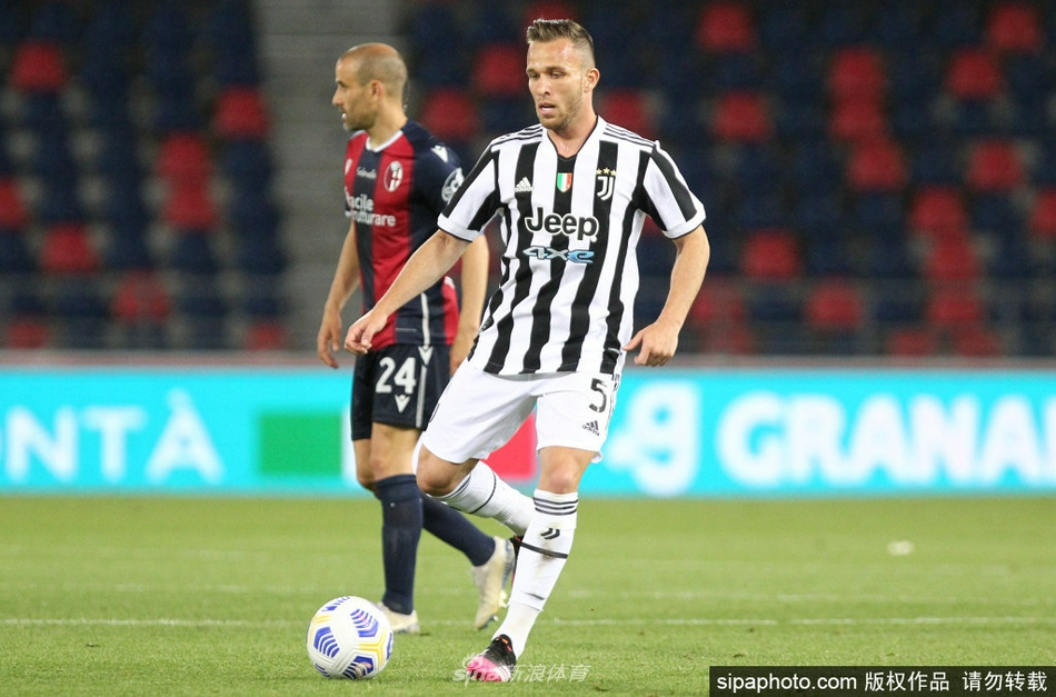 01月08日 CBA常規賽 深圳vs青島 全場(chǎng)錄像回放