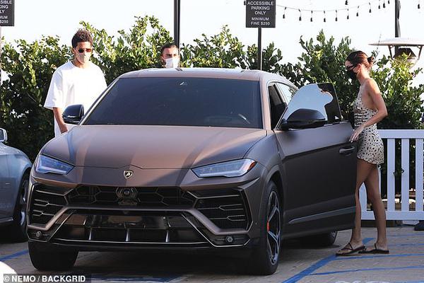 消防員都忍不住拍照！姆博吉梅開(kāi)二度，布拉格2-0領(lǐng)先博德閃耀Harris                                                                