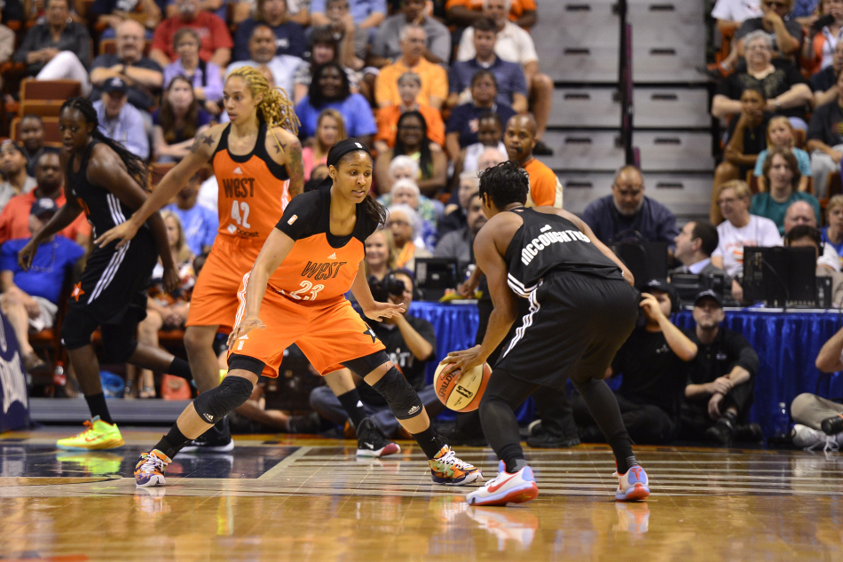 三雙來(lái)的越來(lái)越快！約基奇14中5半場(chǎng)得到13分10板9助 正負值+16！