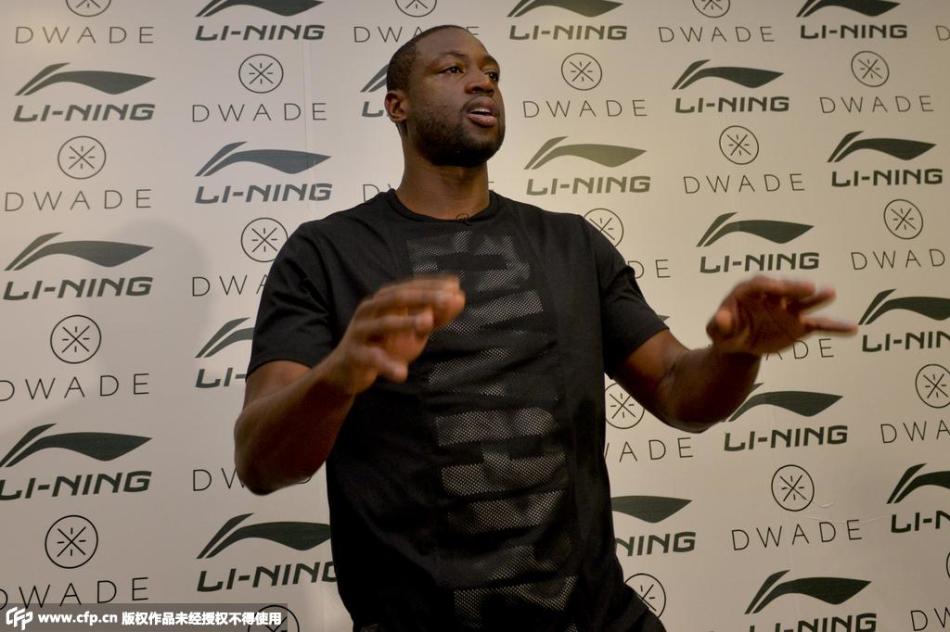 2025年11月11日 06:50:09懂球帝                 據《每日體育報》報道，萊萬(wàn)特高層明確表示不會(huì )在冬季轉會(huì )窗口出售前鋒埃永。這名喀麥隆新星本賽季表現出色，吸引了包括巴塞羅那