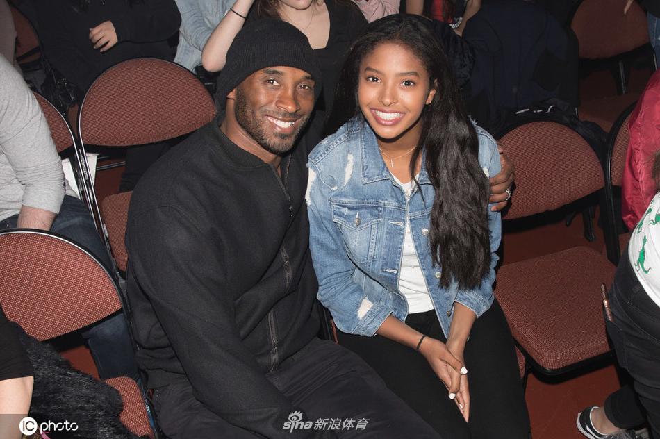 蛇年大吉！巴黎圣日耳曼推出一款和周杰倫品牌聯(lián)名的新年球衣