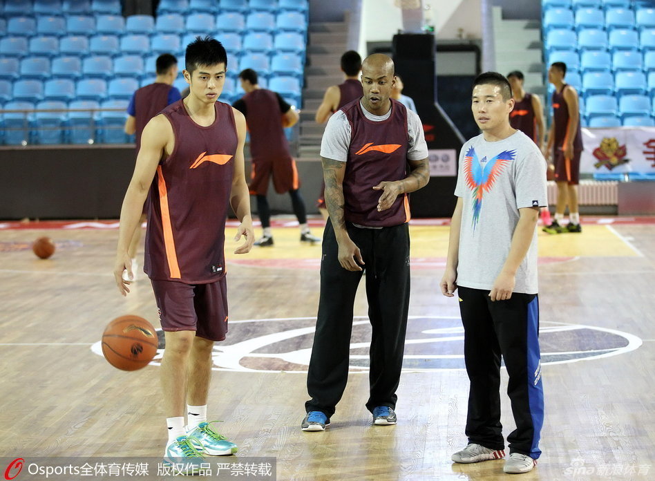 鐵林：作為球迷希望看到庫湯追一起在勇士退役 但這可能不會(huì )實(shí)現