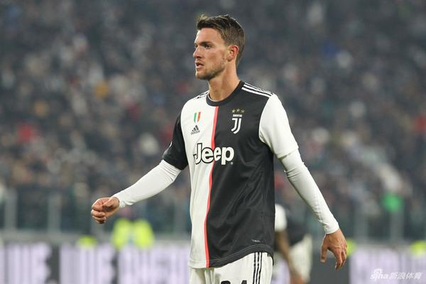 錯失良機，德溫特冒頂，迪巴拉外腳背打門(mén)偏出