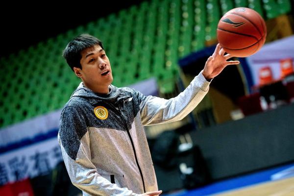 周琦8板3帽首鋼逆轉廣州 鄒陽(yáng)20+10福建負青島